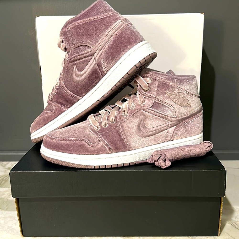 Air Jordan 1 Purple Velvet size 9w